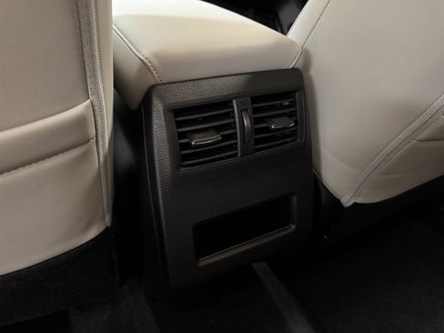 New 2026 Mitsubishi Outlander SE image 23