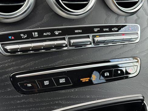 Used 2022 Mercedes-Benz GLC 300 w/ Premium Package Lite image 19