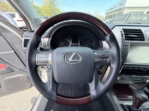 Used 2019 Lexus GX 460 Premium image 12