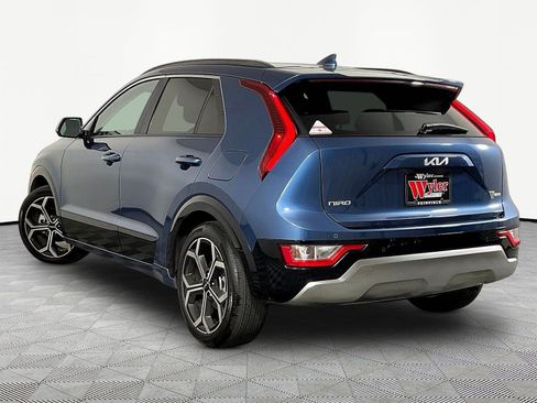 Used 2023 Kia Niro EX Touring FWD image 4