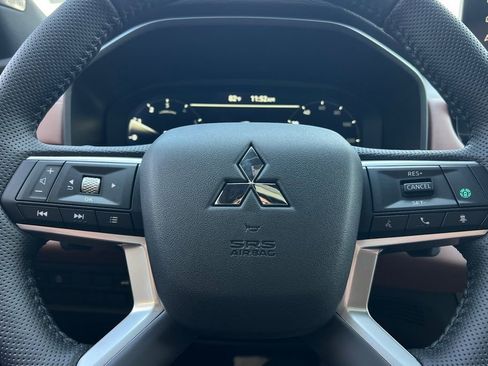 New 2026 Mitsubishi Outlander SEL image 25