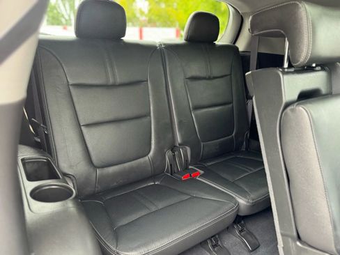 Used 2011 Kia Sorento SX image 12