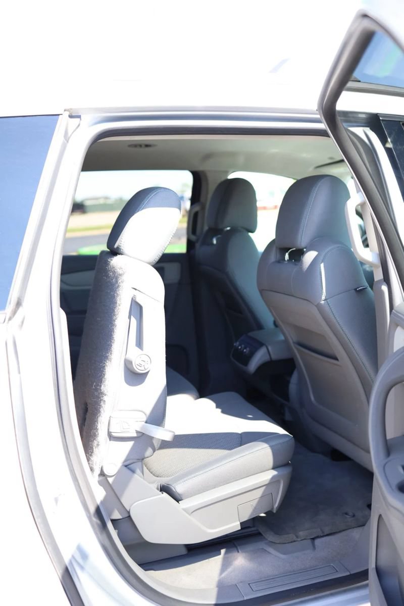 Used 2017 Chevrolet Traverse LS FWD image 36
