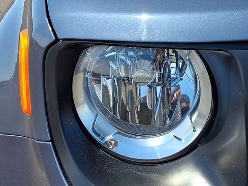 Certified 2022 Jeep Renegade Trailhawk AWD/4WD image 9