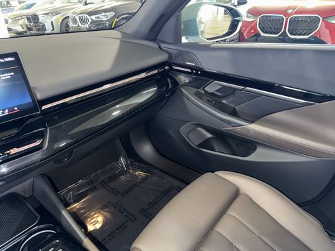 Certified 2025 BMW 530i image 30