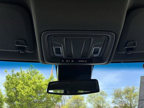 Used 2025 GMC Sierra 1500 SLT image 28