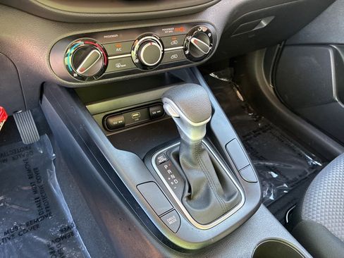 Certified 2025 Kia Soul LX FWD image 32