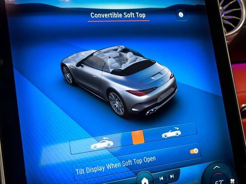 Used 2022 Mercedes-Benz SL 63 AMG 4MATIC w/ Driver Assistance Package image 95