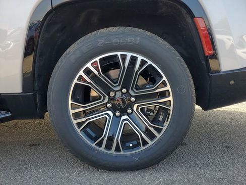 New 2026 Jeep Grand Wagoneer 4WD w/ Premium Group I image 12