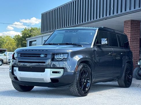 Used 2025 Land Rover Defender 110 S AWD/4WD image 3