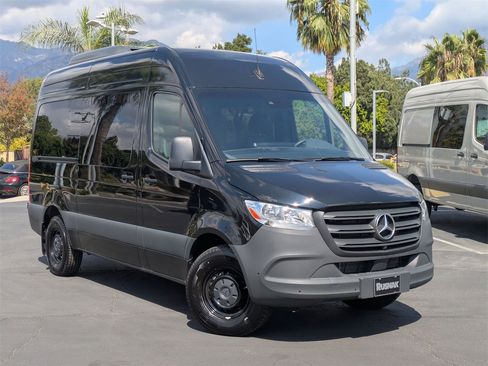 New 2025 Mercedes-Benz Sprinter 2500 image 1