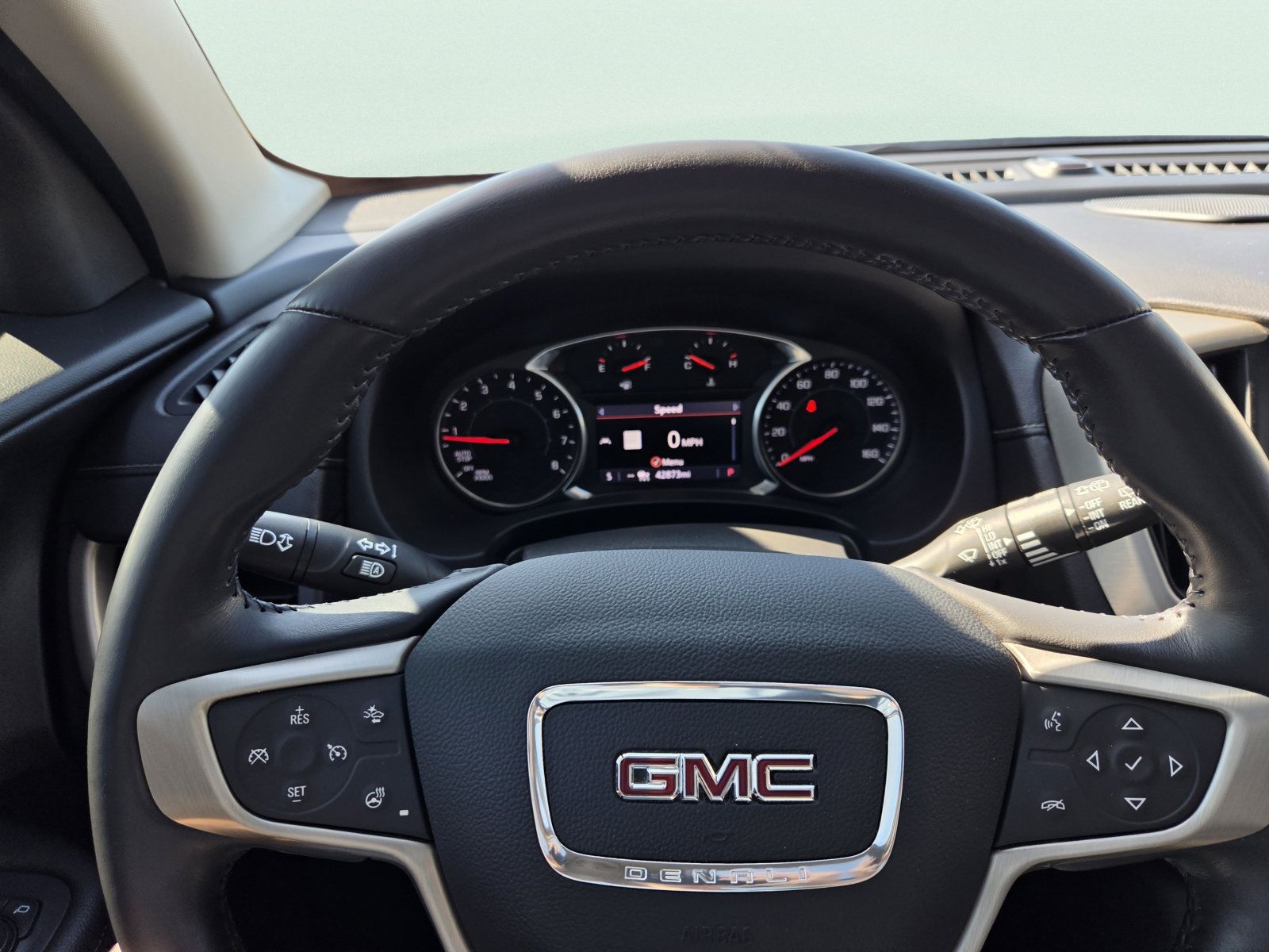 Used 2021 GMC Terrain Denali w/ Denali Premium Package AWD/4WD image 14