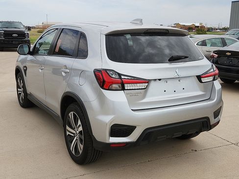 Used 2024 Mitsubishi Outlander Sport SE image 2