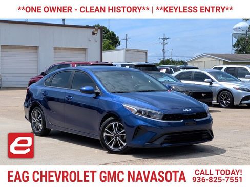 Used 2022 Kia Forte LXS FWD image 1