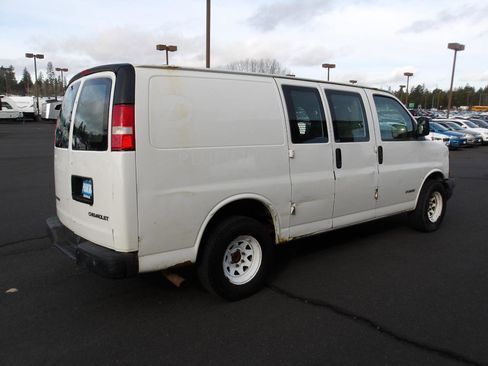 Used 2003 Chevrolet Express 2500 image 5