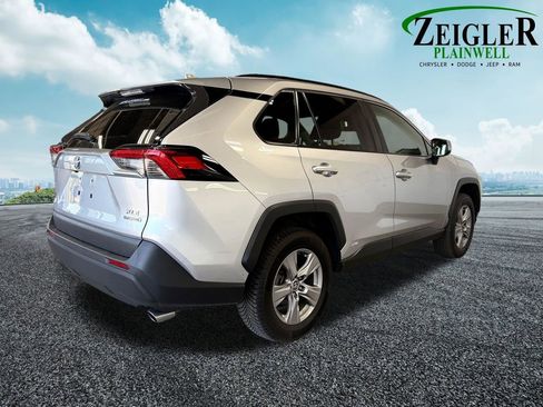 Used 2022 Toyota RAV4 XLE w/ Convenience Package AWD/4WD image 6
