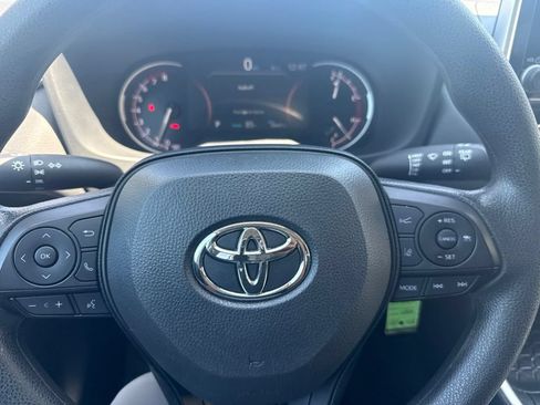 Used 2025 Toyota RAV4 LE AWD/4WD image 14