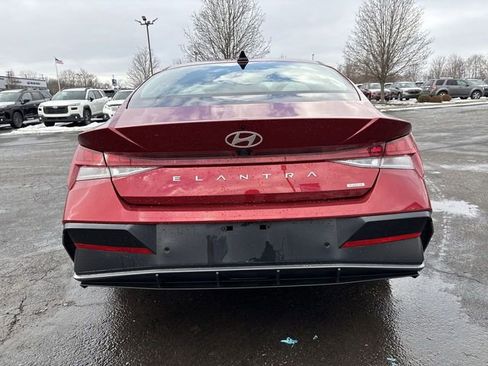 Used 2024 Hyundai Elantra Limited image 10