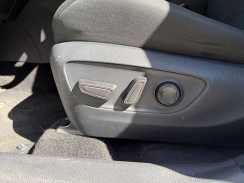 Used 2025 Toyota RAV4 XLE w/ Convenience Package image 22