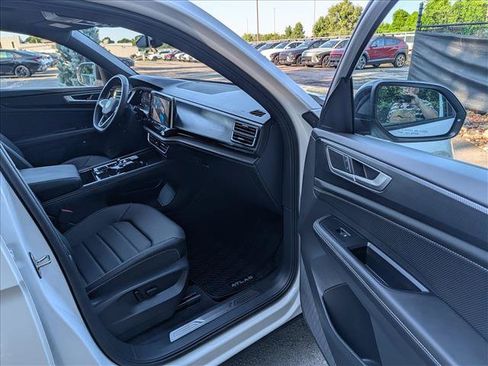 Certified 2025 Volkswagen Atlas Cross Sport SEL R-Line AWD/4WD image 12