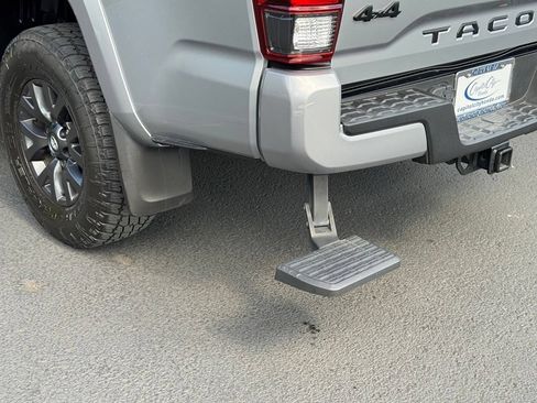 Used 2021 Toyota Tacoma SR5 w/ Technology Package AWD/4WD image 33