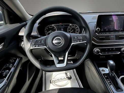 Certified 2023 Nissan Altima 2.5 SV AWD/4WD image 8