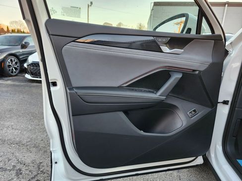 New 2026 Volkswagen Tiguan SE image 10