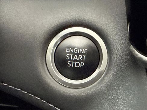 Certified 2025 Toyota Highlander Platinum image 22