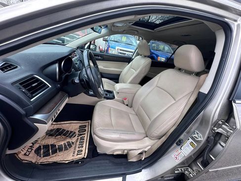 Used 2017 Subaru Outback 3.6R Limited AWD/4WD image 10