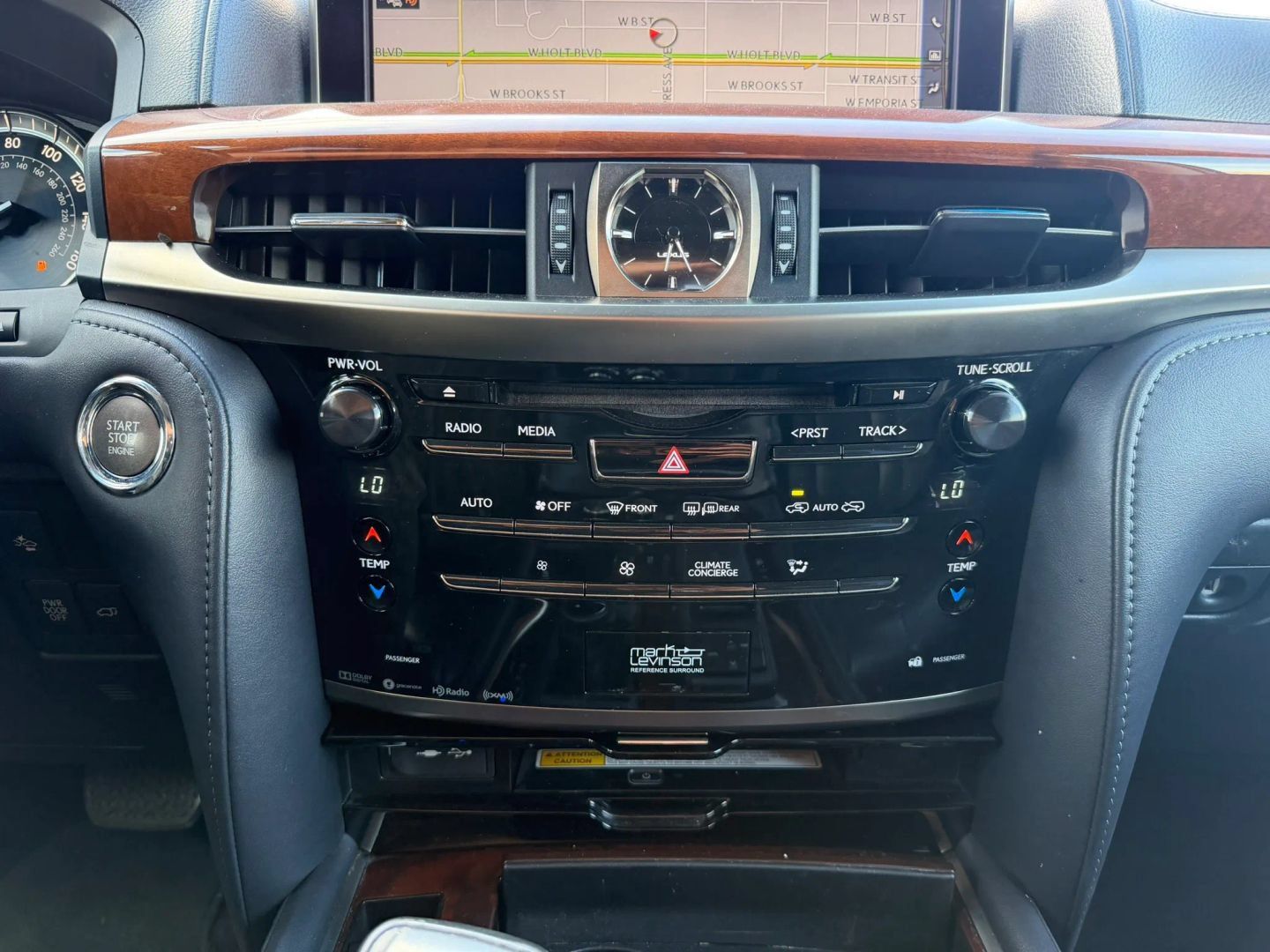 Used 2016 Lexus LX 570 4WD w/ Luxury Package image 27