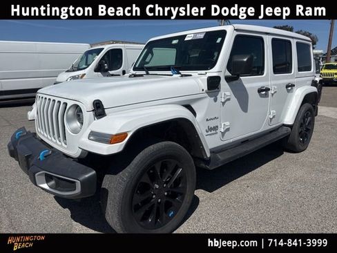 Used 2022 Jeep Wrangler Unlimited Sahara w/ Cold Weather Group AWD/4WD image 1