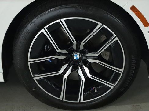 Used 2025 BMW 740i xDrive image 10