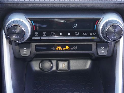 Certified 2025 Toyota RAV4 XLE w/ Convenience Package AWD/4WD image 18