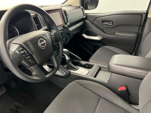 Used 2024 Nissan Frontier SV AWD/4WD image 16