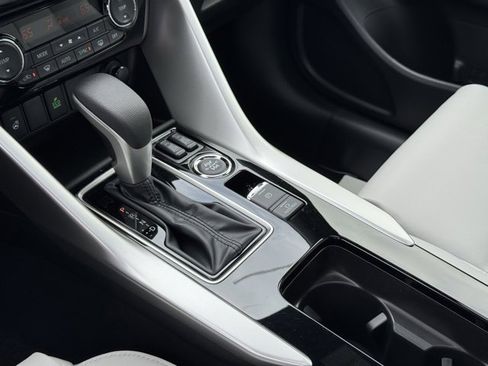 New 2025 Mitsubishi Eclipse Cross SEL image 15