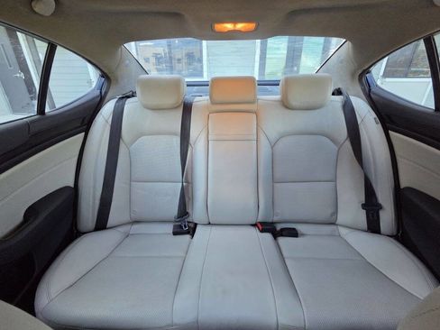 Used 2014 Kia Cadenza Premium w/ Technology Package image 17