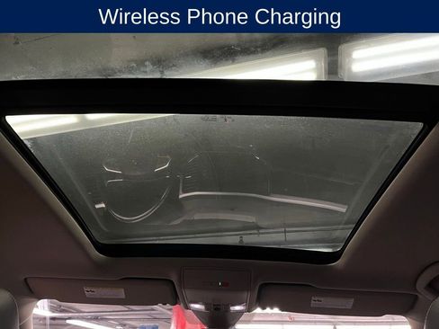 Used 2022 Volkswagen Atlas SEL Premium image 11