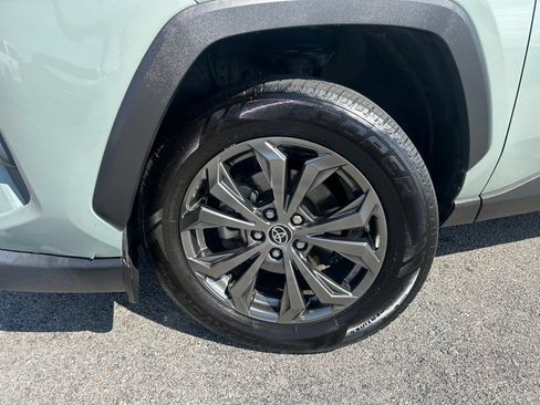 Used 2022 Toyota RAV4 XLE Premium AWD/4WD image 40