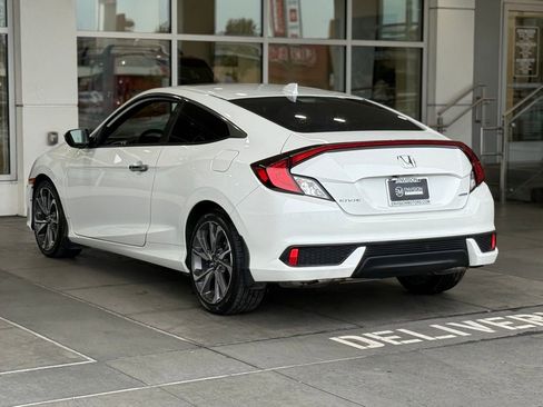 Used 2019 Honda Civic Touring image 9