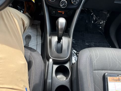 Used 2020 Chevrolet Trax LT FWD image 22
