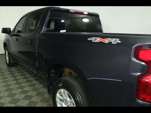 Used 2023 Chevrolet Silverado 1500 LT AWD/4WD image 18