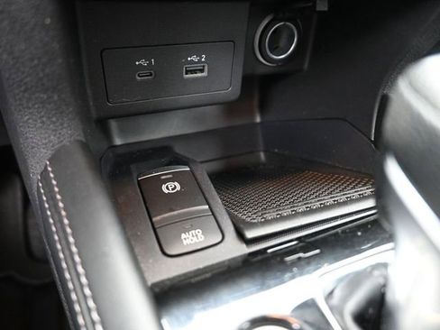 Used 2023 Nissan Kicks SR w/ Exterior Package image 31