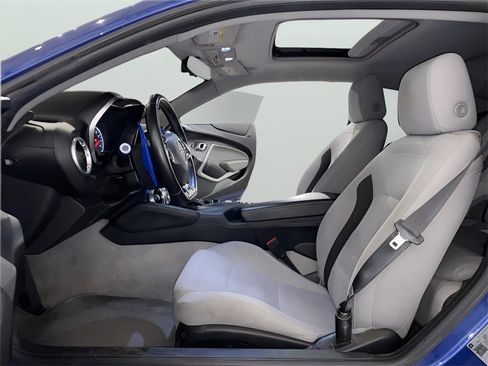 Used 2019 Chevrolet Camaro LT image 10