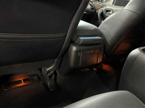 Used 2014 INFINITI QX80 2WD w/ Deluxe Touring Package image 33