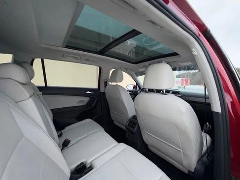 Used 2019 Volkswagen Tiguan SE w/ Panoramic Sunroof Package image 22