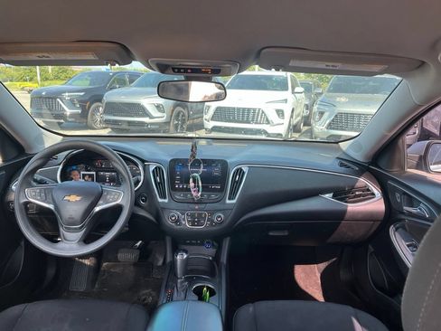 Used 2019 Chevrolet Malibu LT FWD image 5