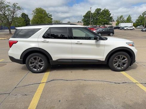 Certified 2023 Ford Explorer XLT w/ Equipment Group 202A AWD/4WD image 4