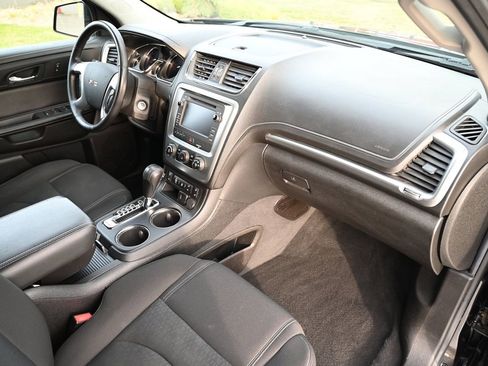 Used 2015 GMC Acadia SLE image 45
