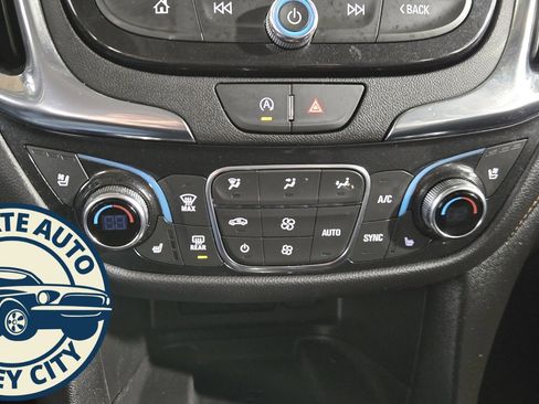 Used 2024 Chevrolet Equinox Premier image 14