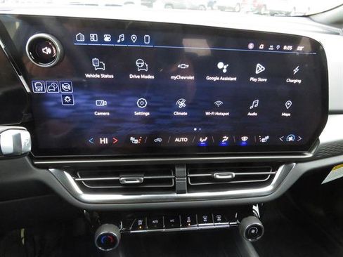 New 2026 Chevrolet Equinox EV LT image 21